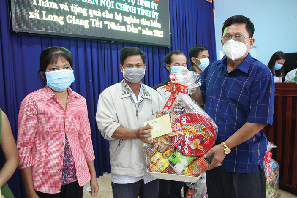 Tấm lòng vàng của ông Út Xuân