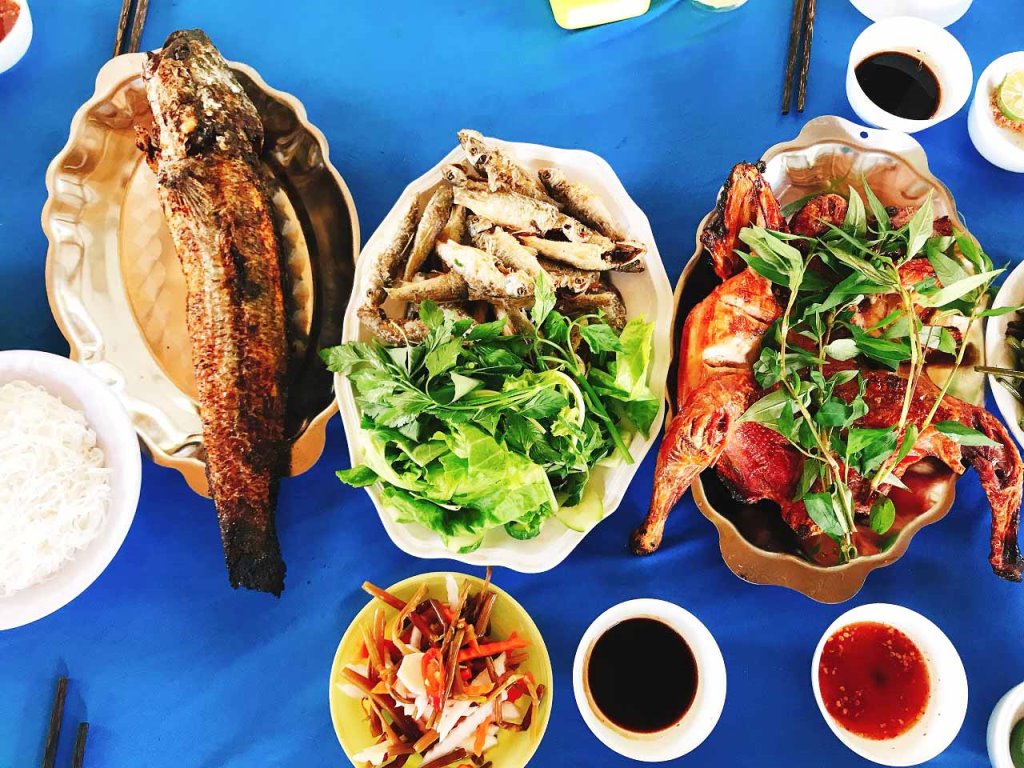Thú câu cá nơi bìa rừng