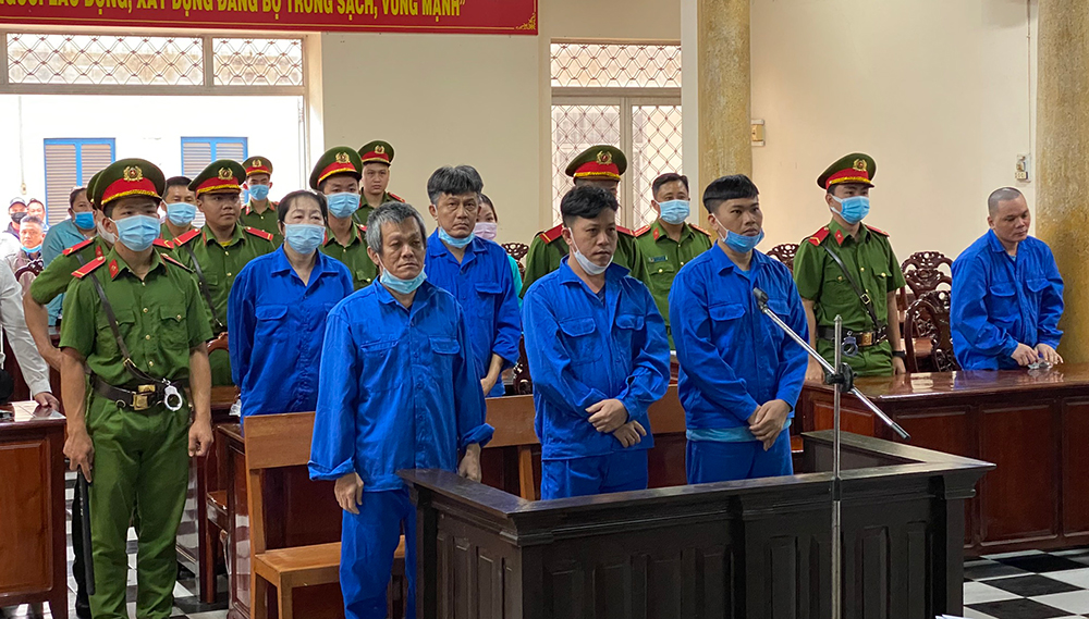 Mười Tường nhận 14 năm tù về tội buôn lậu