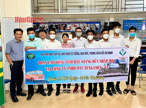 Hậu Giang: “Chuyến xe khởi nghiệp”