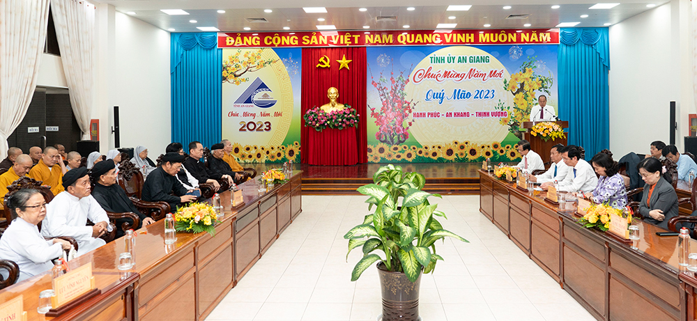 An Giang họp mặt đại biểu tôn giáo, dân tộc, nhân sĩ trí thức và người có uy tín tiêu biểu
