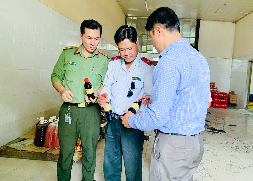 Kiểm tra an toàn thực phẩm ở TP. Long Xuyên