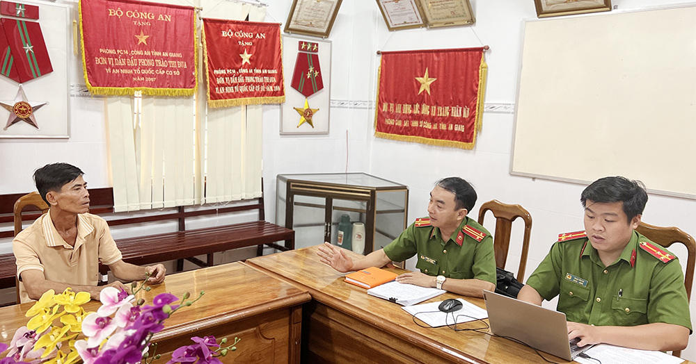 Bênh mẹ, con trai bị cha ruột đâm tử vong