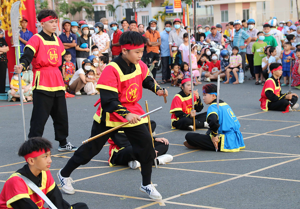 Cờ người ngày Xuân