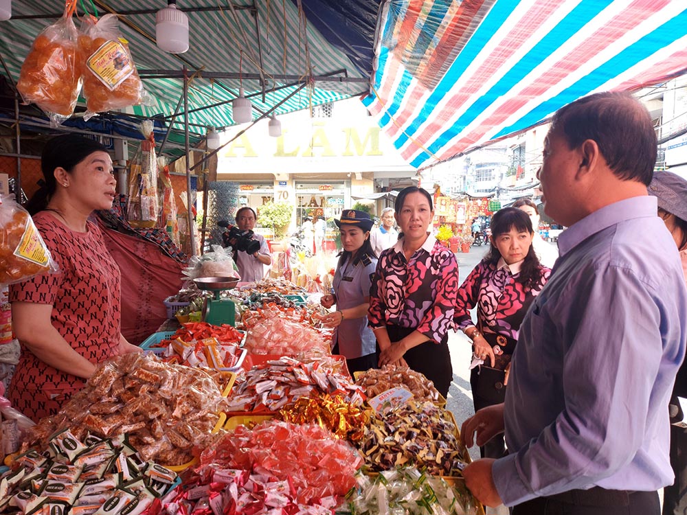 An Giang: Hàng hóa Tết dồi dào, giá cả ổn định