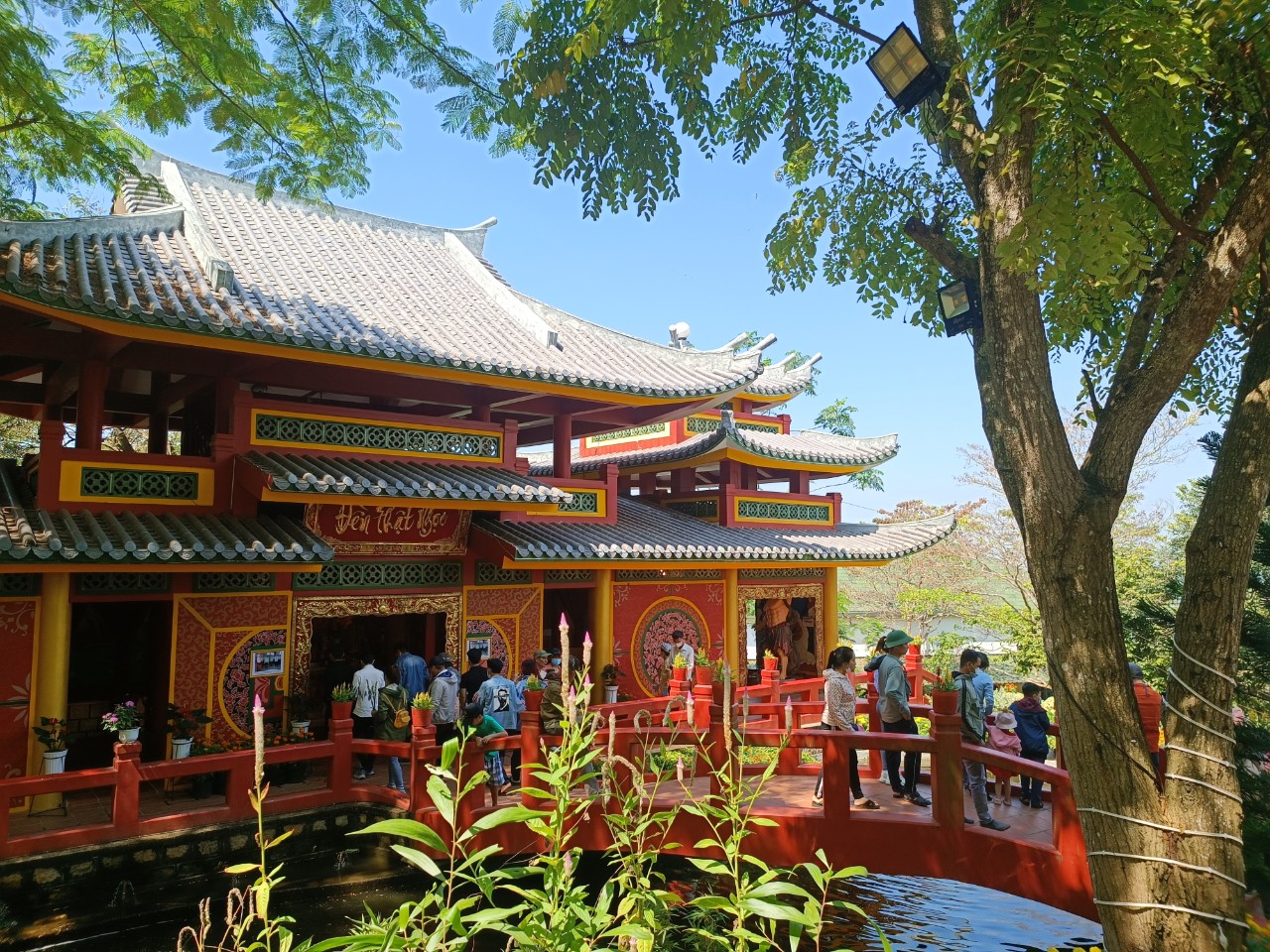 Miễn phí vé tham quan, Cáp treo núi Sam góp phần thu hút hàng chục ngàn du khách đến Khu Du lịch quốc gia núi Sam