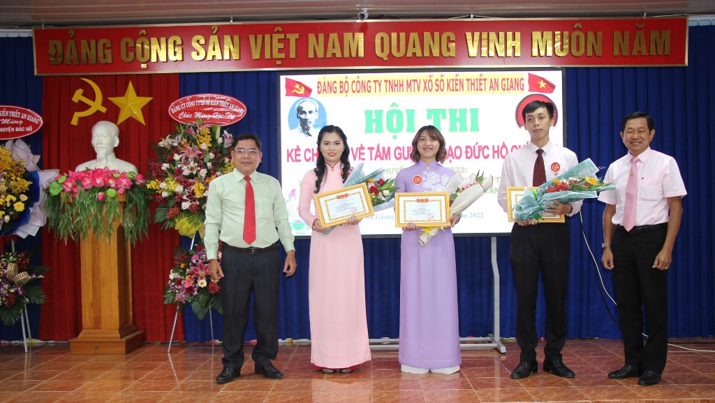 An Giang đưa việc học tập và làm theo tư tưởng, đạo đức, phong cách Hồ Chí Minh trở thành ý thức tự giác