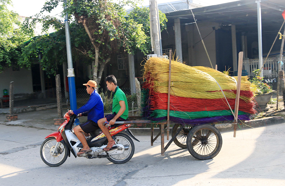 Nụ cười ở làng chiếu Định Yên