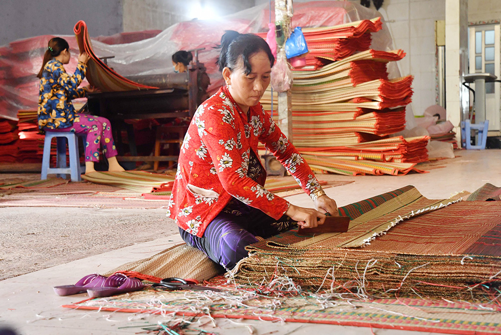 Nụ cười ở làng chiếu Định Yên