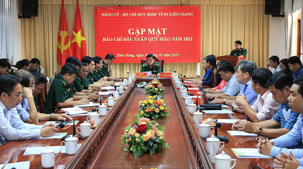 Bộ đội Biên phòng Kiên Giang gặp mặt báo chí đầu Xuân