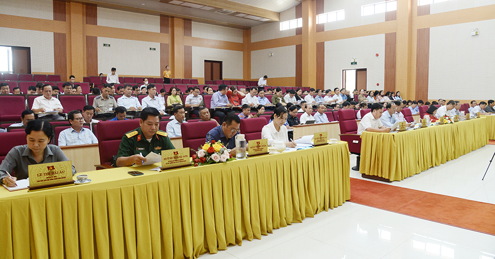 Huyện ủy Châu Phú triển khai, quán triệt nhiệm vụ năm 2023