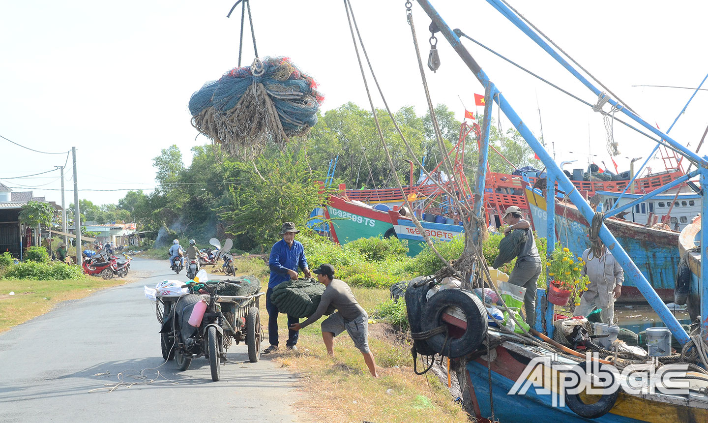 Tiền Giang: Ngư dân vùng Gò Công nô nức vươn khơi đầu năm