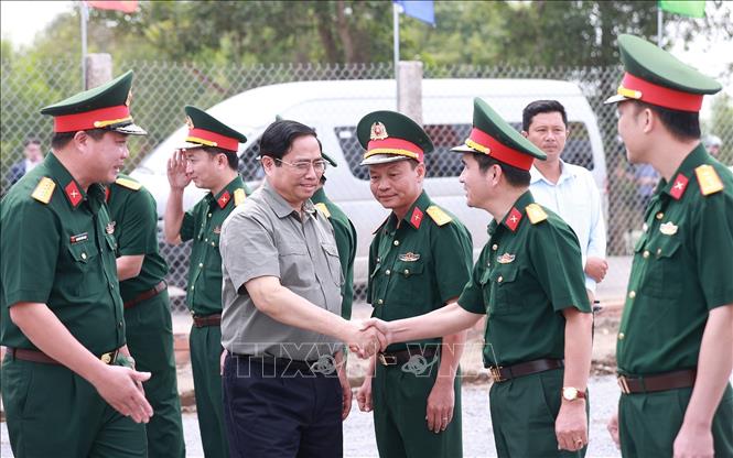 Thủ tướng kiểm tra các công trình, dự án giao thông trọng điểm tại Đồng bằng sông Cửu Long