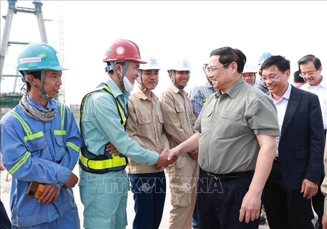 Thủ tướng kiểm tra các công trình, dự án giao thông trọng điểm tại Đồng bằng sông Cửu Long