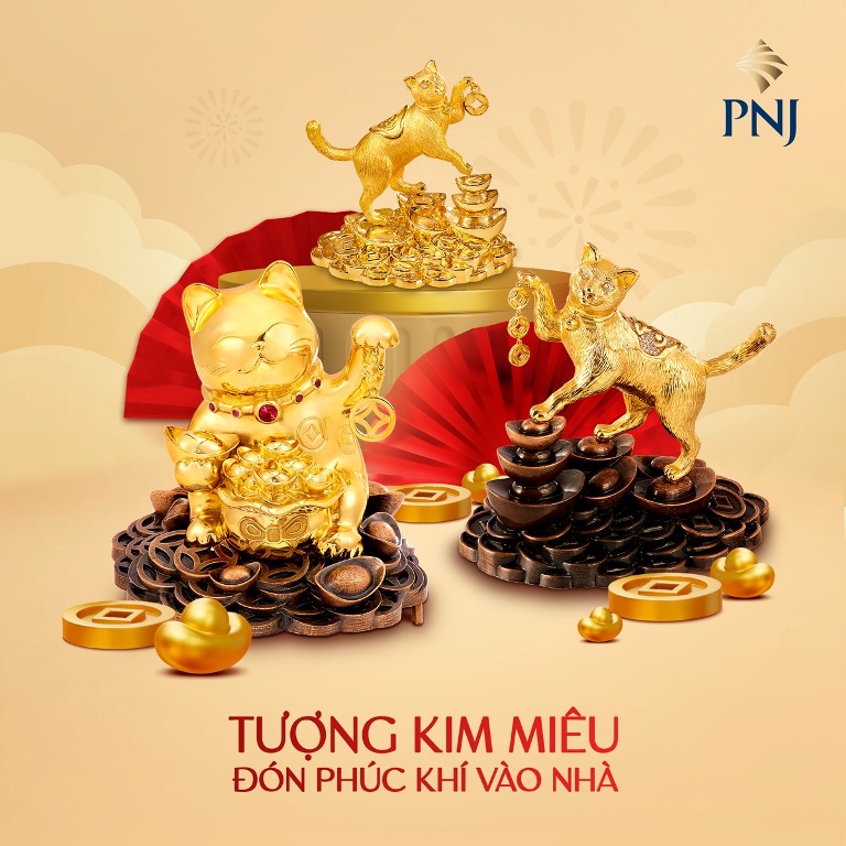 Người dân đổ xô mua vàng nhân ngày vía Thần Tài 2023