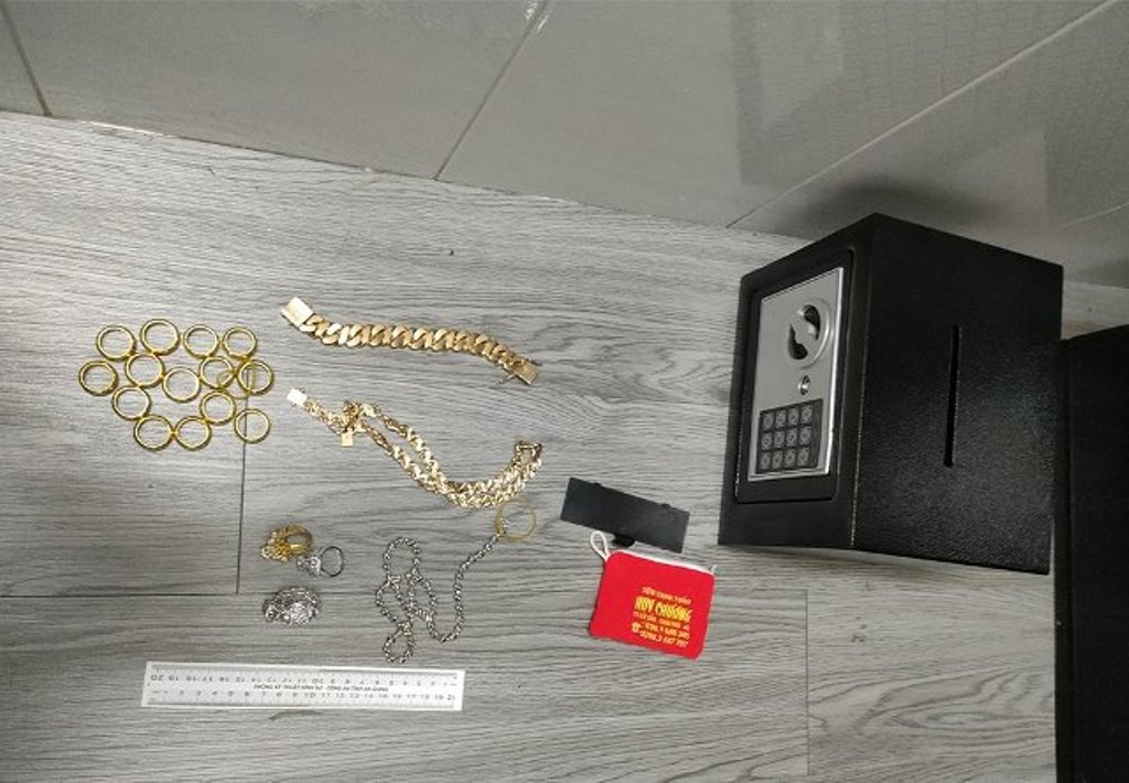 Tung tin bị mất trộm gần 4 tỷ đồng để tạo lòng tin