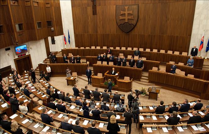 Slovakia tiến hành bầu cử trước thời hạn