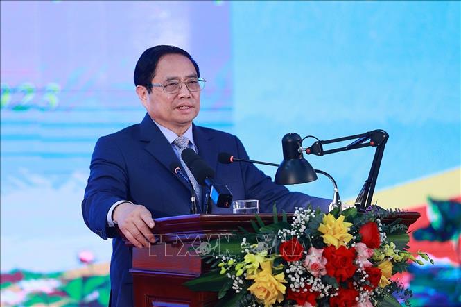 Thủ tướng: Thực hiện ba nhiệm vụ trọng tâm nâng cao đời sống người lao động