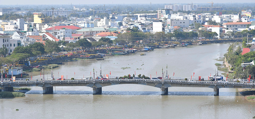 “Trải thảm” mời gọi phát triển đô thị Long Xuyên