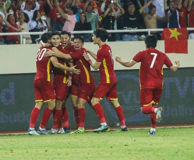 SEA Games 32 chốt độ tuổi bóng đá nam: Tiến Linh, Quang Hải vẫn còn cơ hội