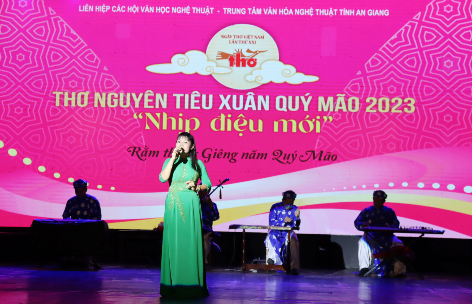 An Giang tổ chức đêm thơ Nguyên Tiêu Xuân Quý Mão