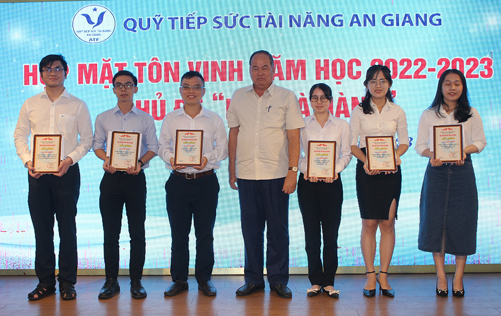 Thành công bước đầu của Quỹ Tiếp sức tài năng An Giang
