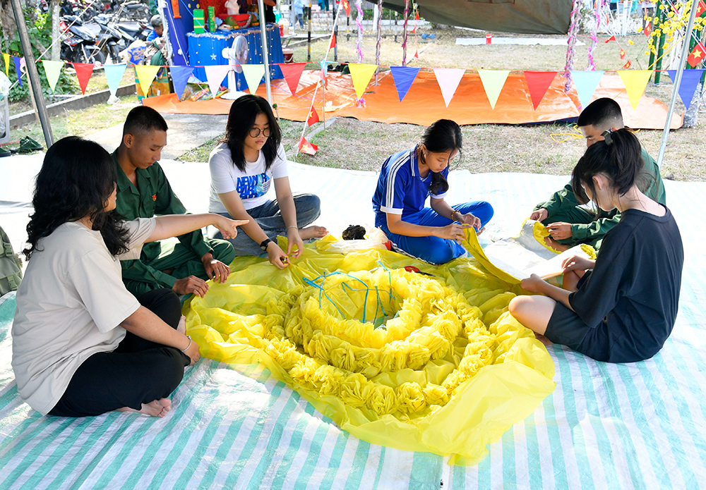 Những khoảnh khắc của “Hội trại tòng quân”
