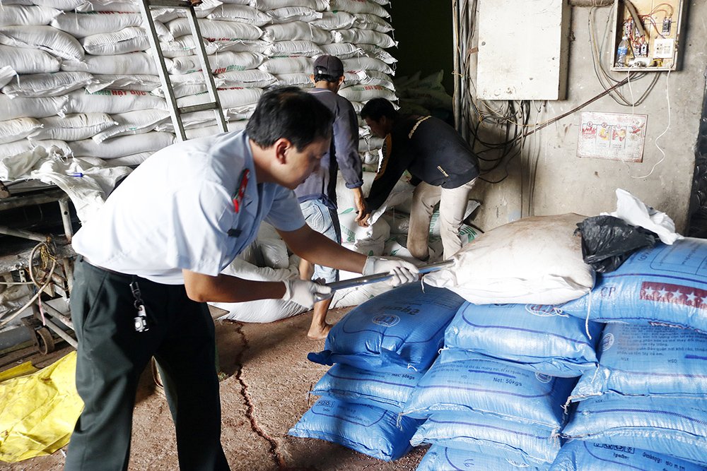 Sở Nông nghiệp và Phát triển Nông thôn An Giang ra quân kiểm tra việc sản xuất – kinh doanh trong lĩnh vực chăn nuôi và thủy sản