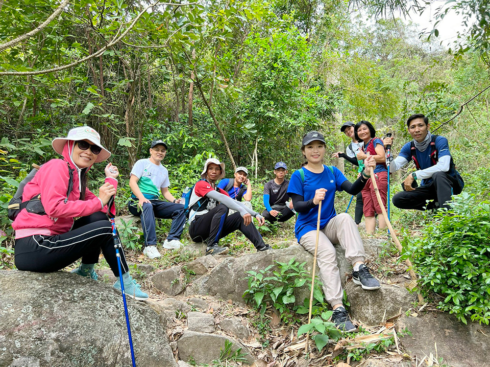 Tổ chức Chương trình trekking núi Cấm với chủ đề “Năng lượng đầu Xuân”