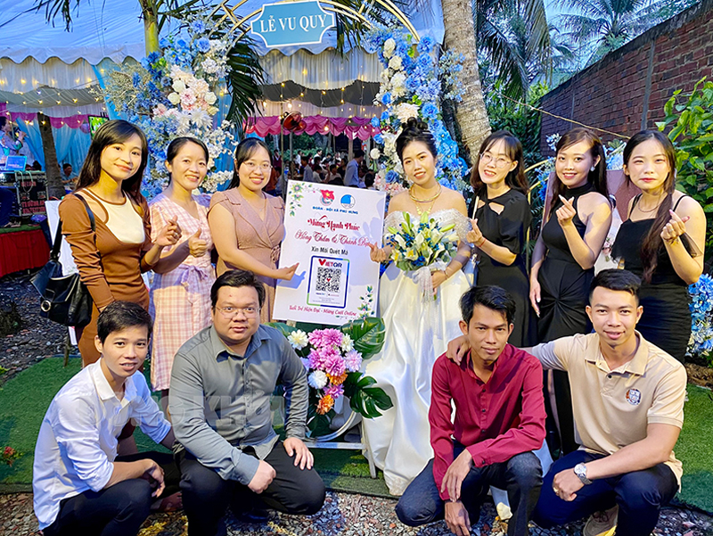 Bến Tre: Mừng cưới không dùng tiền mặt