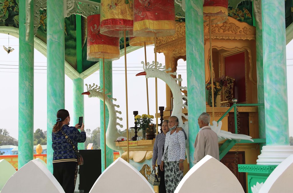 Thăm dinh Sơn Trung