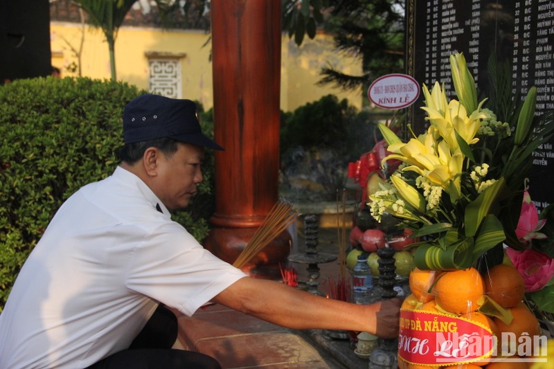 Xúc động lễ tưởng niệm 64 liệt sĩ Gạc Ma