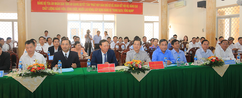 Vụ trưởng Vụ Giám đốc kiểm tra về hình sự, hành chính Tòa án nhân dân tối cao Đỗ Thế Bình giữ chức vụ Chánh án Tòa án nhân dân tỉnh An Giang