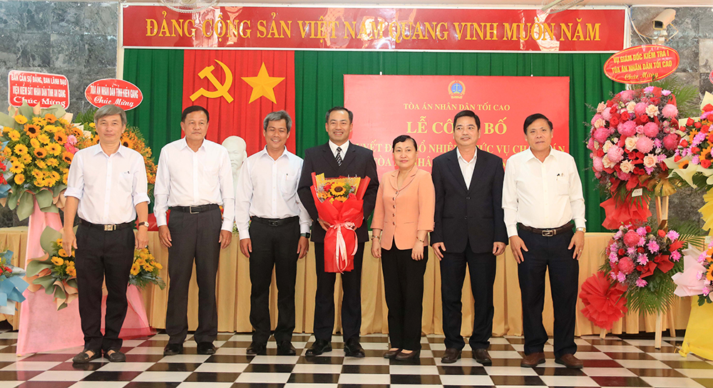Vụ trưởng Vụ Giám đốc kiểm tra về hình sự, hành chính Tòa án nhân dân tối cao Đỗ Thế Bình giữ chức vụ Chánh án Tòa án nhân dân tỉnh An Giang