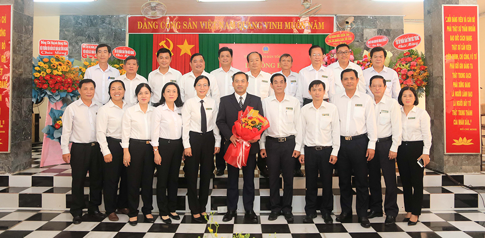 Vụ trưởng Vụ Giám đốc kiểm tra về hình sự, hành chính Tòa án nhân dân tối cao Đỗ Thế Bình giữ chức vụ Chánh án Tòa án nhân dân tỉnh An Giang