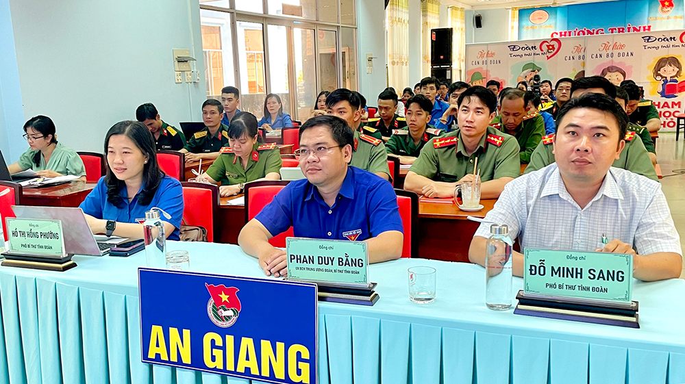 Đoàn viên, thanh niên An Giang tham dự Diễn đàn “Tiếng nói tuổi trẻ - Hành động của Đoàn”