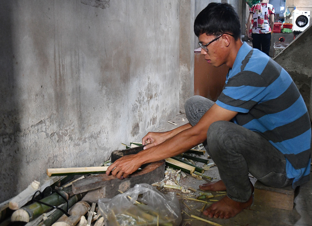 Đưa dúi về nhà