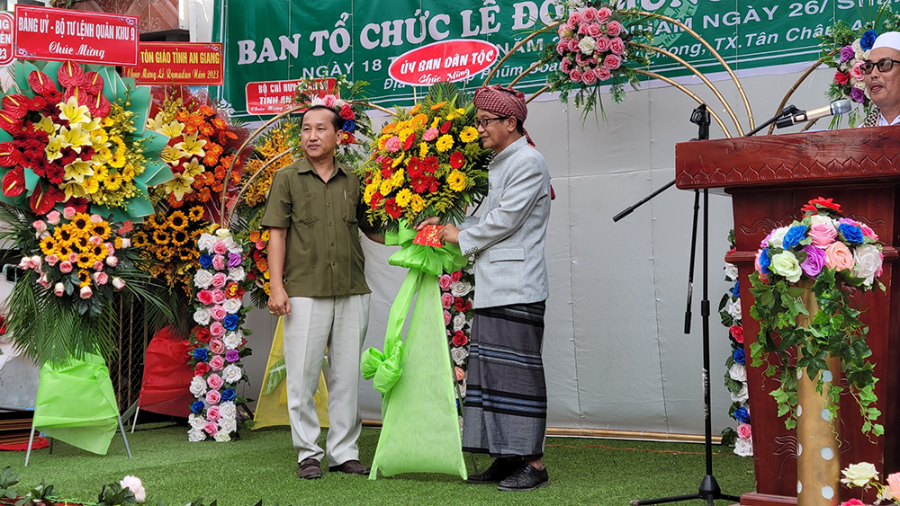 Thăm, chúc mừng tháng Ramadal đồng bào dân tộc Chăm
