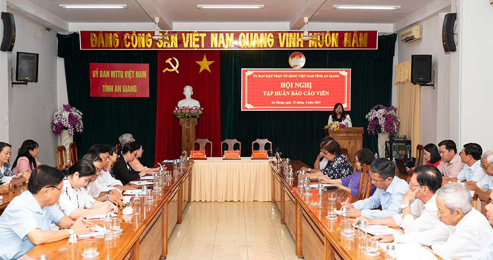 UBMTTQVN tỉnh An Giang tập huấn báo cáo viên, cộng tác viên