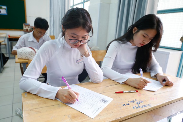 Thi tốt nghiệp THPT từ năm 2025: Cần nâng tỉ lệ câu hỏi vận dụng