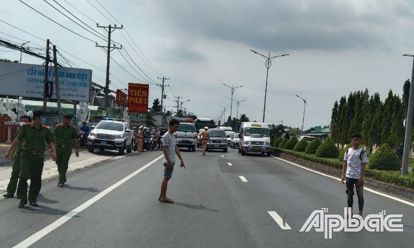 Tiền Giang: Khởi tố 13 bị can đua, kéo xe trái phép