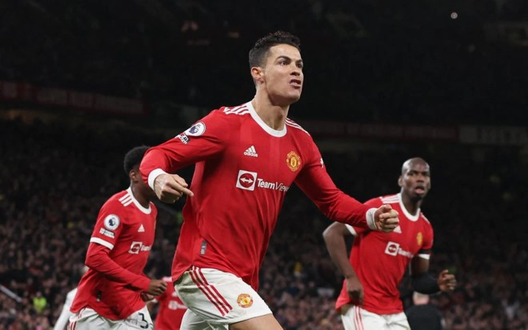 Tỏa sáng rực rỡ, C.Ronaldo phá kỷ lục ghi bàn vĩ đại nhất lịch sử