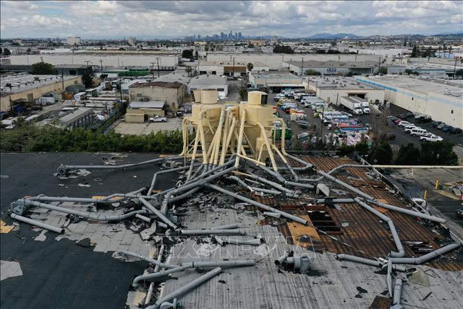 Mỹ: Khu vực Los Angeles hứng chịu trận lốc xoáy mạnh nhất kể từ năm 1983