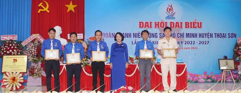 Thoại Sơn chú trọng công tác giáo dục chính trị tư tưởng