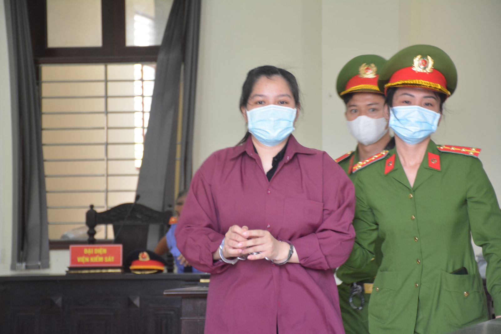 Long An: Đòi nợ thuê bị con gái chủ nhà đâm chết