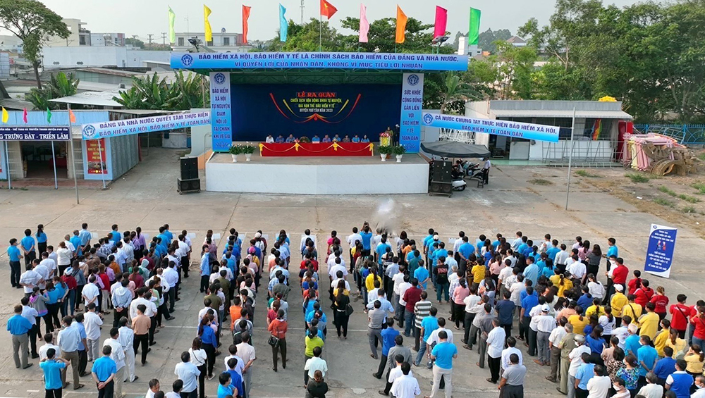 Huyện Phú Tân ra quân vận động người dân tham gia bảo hiểm xã hội tự nguyện, bảo hiểm y tế hộ gia đình