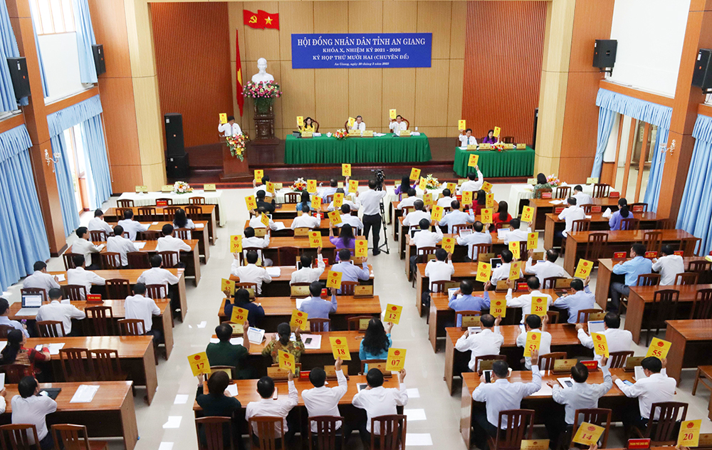 Thông qua 12 nghị quyết tại kỳ họp thứ 12, HĐND tỉnh An Giang