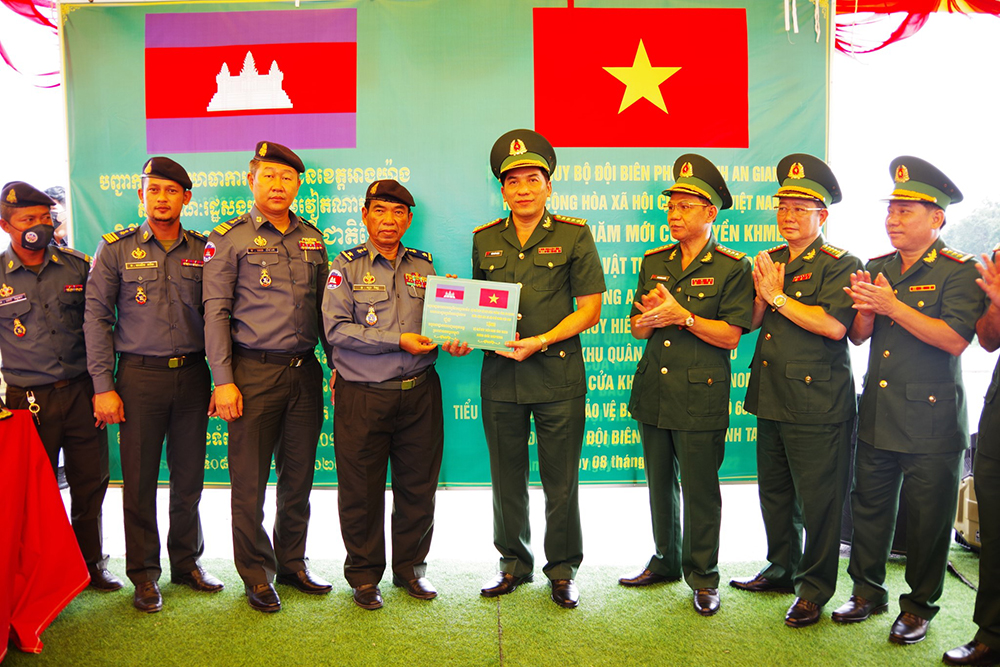 Giữ yên bờ cõi vùng biên giới Tây Nam - Kỳ 1: Bảo vệ biên giới Tây Nam