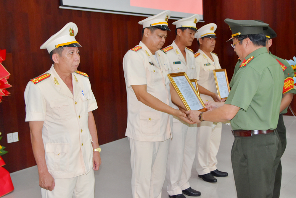 Thành lập Công an thị xã Tịnh Biên