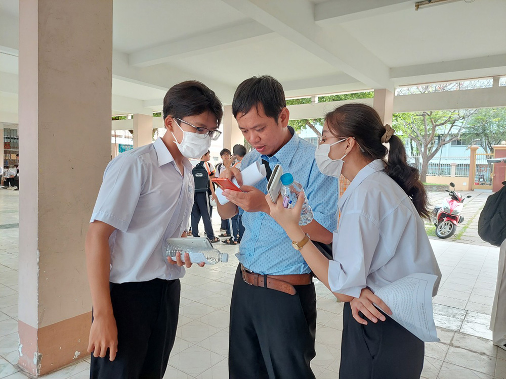 Tổ chức kỳ thi chọn học sinh giỏi cấp tỉnh, khối trung học phổ thông